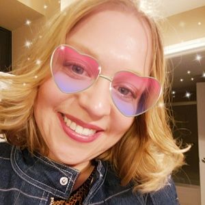 Meet your Posher, Elena